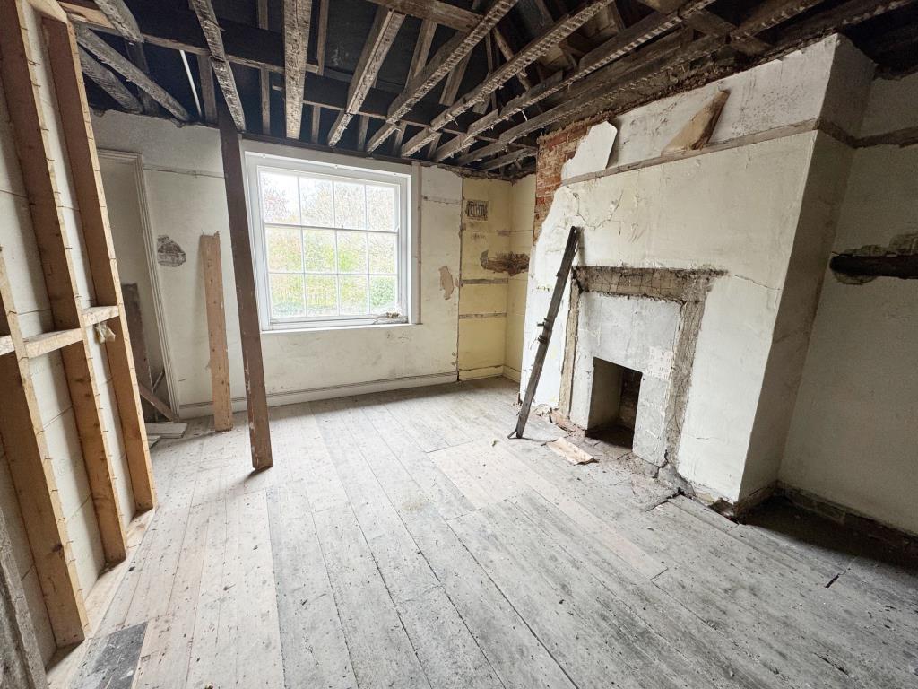 Lot: 55 - DOUBLE FRONTED PERIOD BUILDING IN CITY LOCATION WITH PLANNING FOR TWO STOREY EXTENSION - First floor room 1